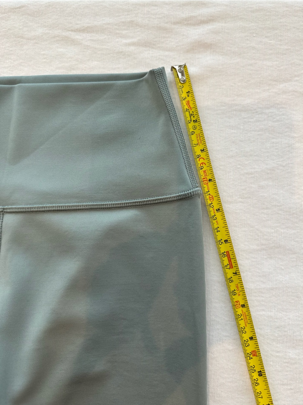 ALO Yoga High-Rise Leggings in Sage - Picture 4 of 12